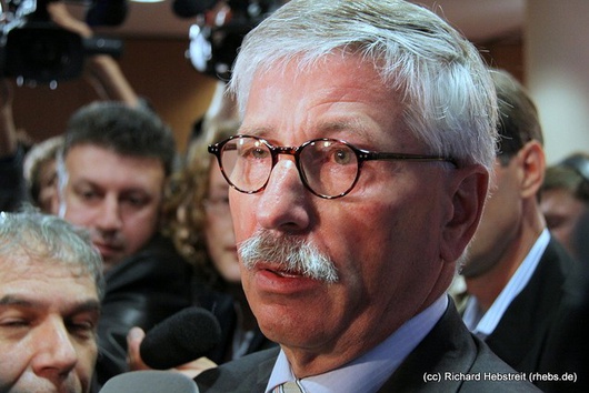 Vous embaucheriez un type avec une tête pareille ?