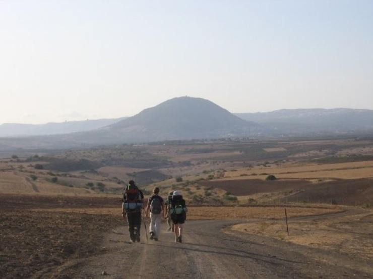 Aunque dé la impresión de que caminas solo, encontraras numerosas aldeas a lo largo del camino donde podrás conocer a sus gentes, comer y hospedarte Foto: Yoav Friedman
