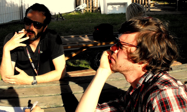 Ghinzu, wywiad po sjeście... John Stargasm (w głebi) i Jean Montevideo (devant)