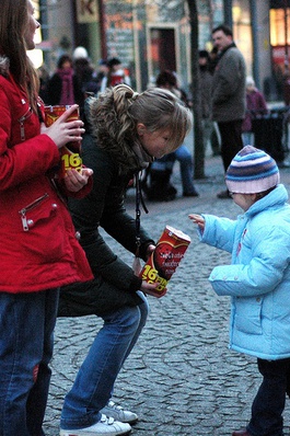 Tout le monde peut aider a Orkiestra | (kwazar/flickr)