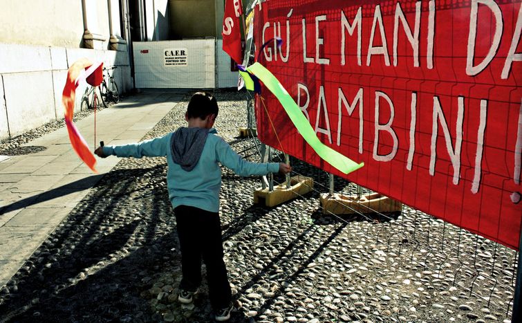 Image for Vacanze, crocifisso e record: lo sapevate che...?