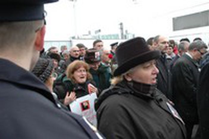 Image for Dangerous liaisons: Eastern populists meet Western democrats
