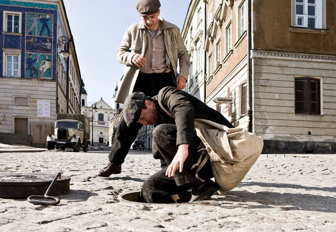 Image for Nowy film Holland: Polak jak pomaga to się wzbogaca? 