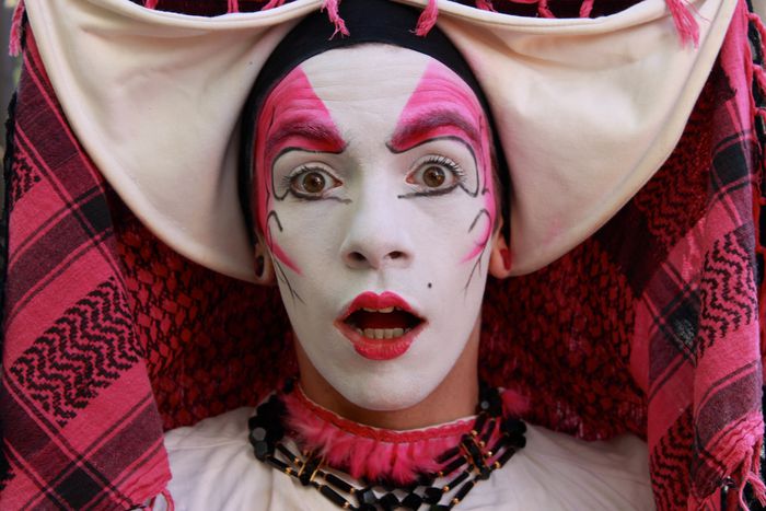 Image for Da Parigi a Mosca con amore: kiss-in pro LGBT