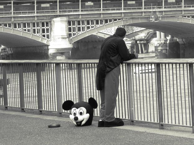 Image for Mickey auf der Brücke